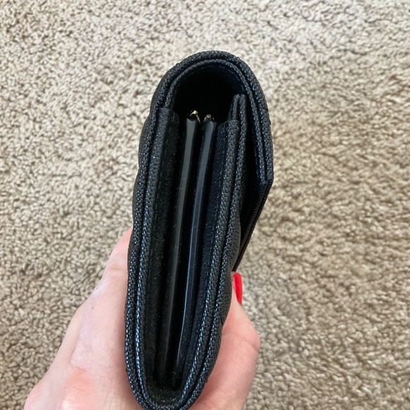 CASSANDRE MATELASSÉ LARGE FLAP WALLET IN GRAIN DE POUDRE EMBOSSED LEATHER - Picture 3 of 9